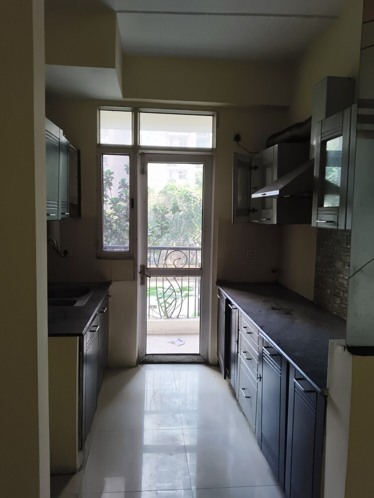 Kitchen, prateek-laurel-phase-ii 2.5 Bedroom 1135 Sq.Ft. Apartment In Sector 120 Noida 9461862