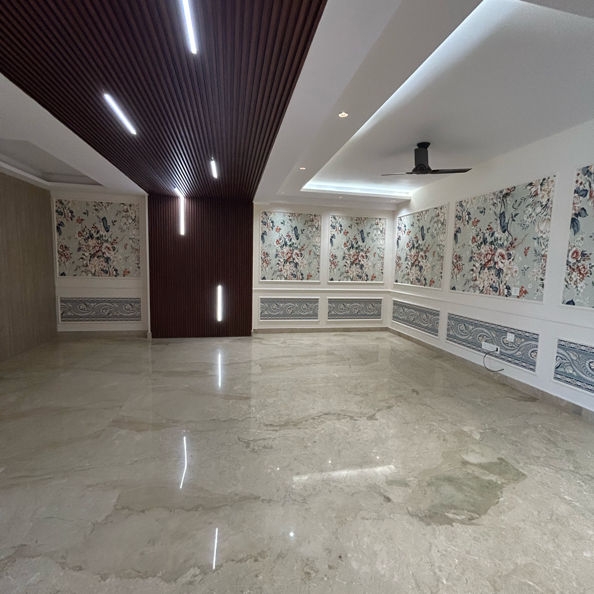 5 BHK + Servant Room Builder Floor For Rent in Sector 23