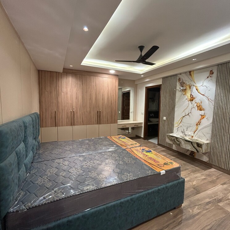 Bedroom, sector 23 5 Bedroom 4500 Sq.Ft. Builder Floor In Sector 23 Gurgaon 9461892