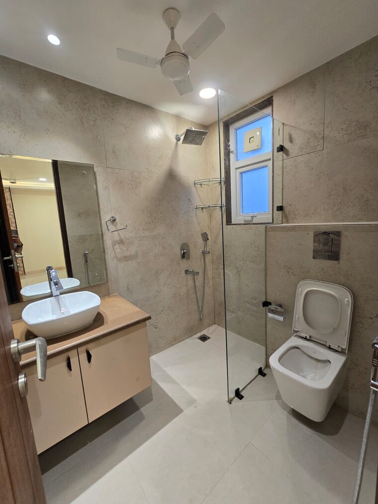Bathroom, mohit-house 4 Bedroom 3300 Sq.Ft. Builder Floor In Sushant Lok I Gurgaon 9461860