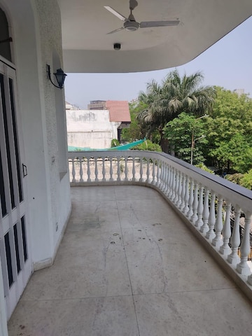  Plot For Sale in Dhavalgiri Apartment Sector 11, Sector 11
