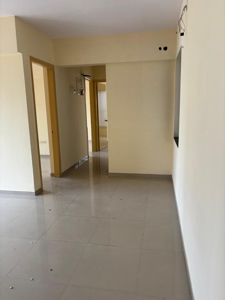 Room, regency-towers 2 Bedroom 600 Sq.Ft. Apartment In Kavesar Thane 9461894