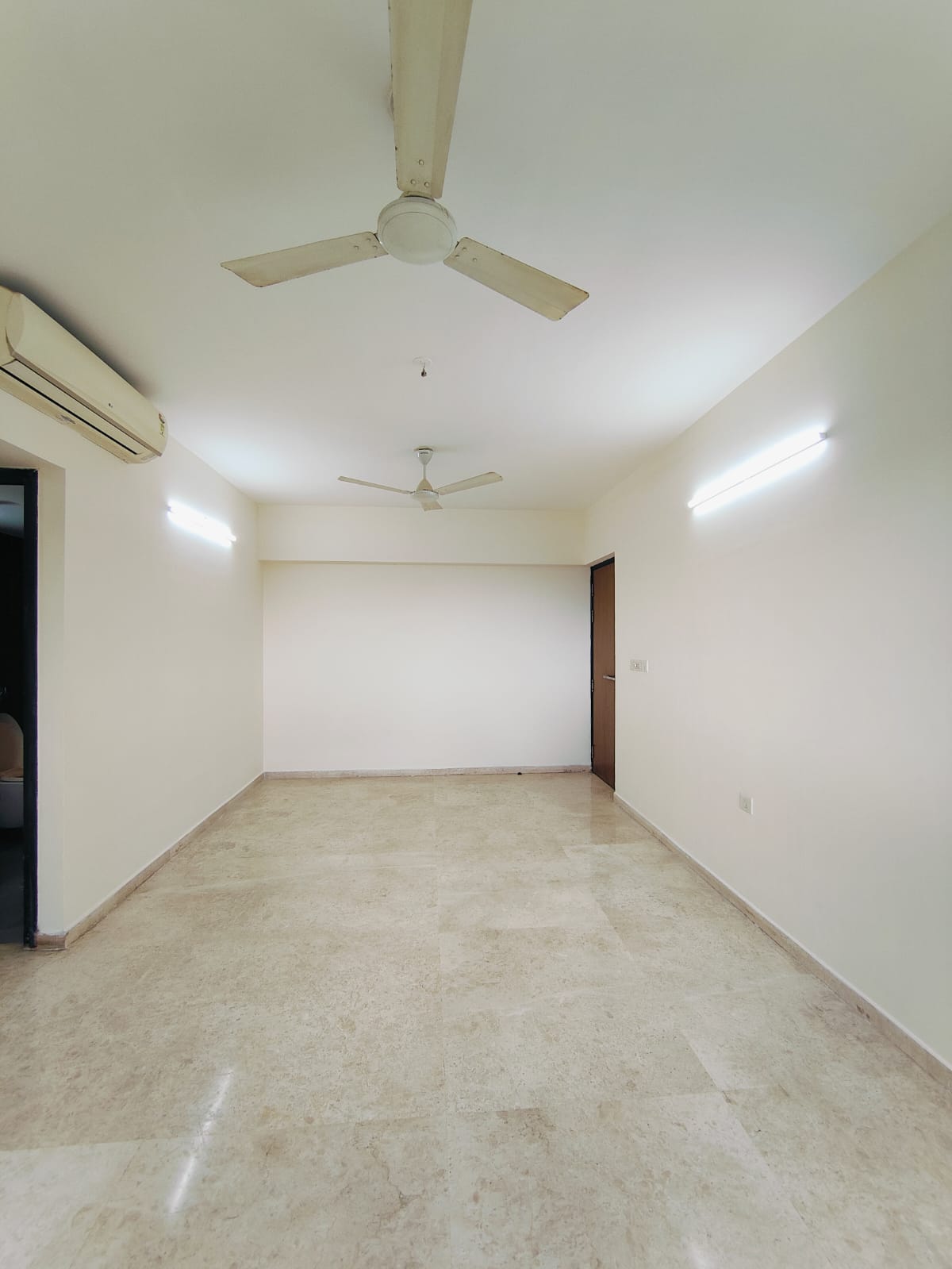 2 BHK + Pooja Room 600 Sq.Ft. Apartment in Regency Towers
