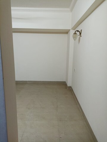 Room in 2 BHK Apartment at Soham Tropical Lagoon, Ghodbunder Road – for Rent