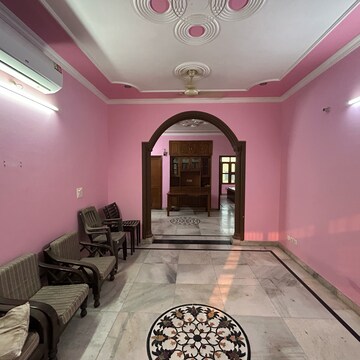 Living Room in 3 BHK Villa at Sector 21 – for Rent