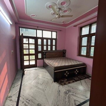 Bedroom in 3 BHK Villa at Sector 21 – for Rent