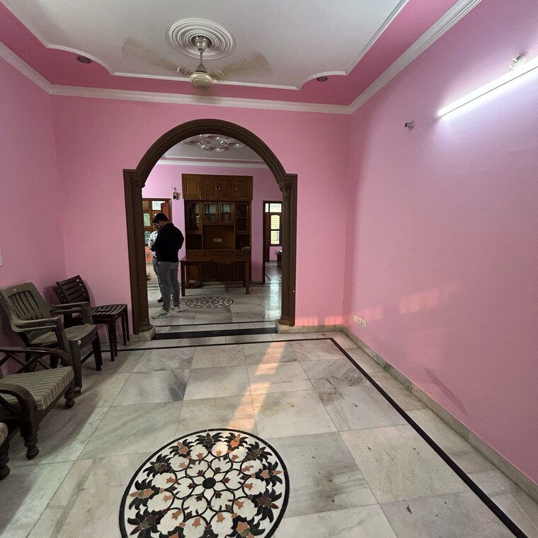  Parking, sector 21 3 Bedroom 2200 Sq.Ft. Villa In Sector 21 Gurgaon 9461939