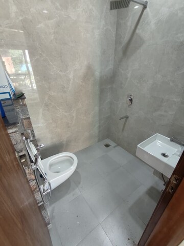 Bathroom in 2 BHK Builder Floor at Sector 43 – for Rent