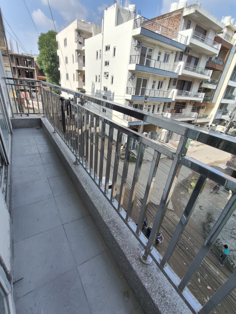 Balcony, sector 43 2 Bedroom 215 Sq.Yd. Builder Floor In Sector 43 Gurgaon 9461975