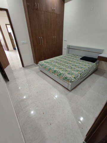 Bedroom in 2 BHK Builder Floor at Sector 43 – for Rent