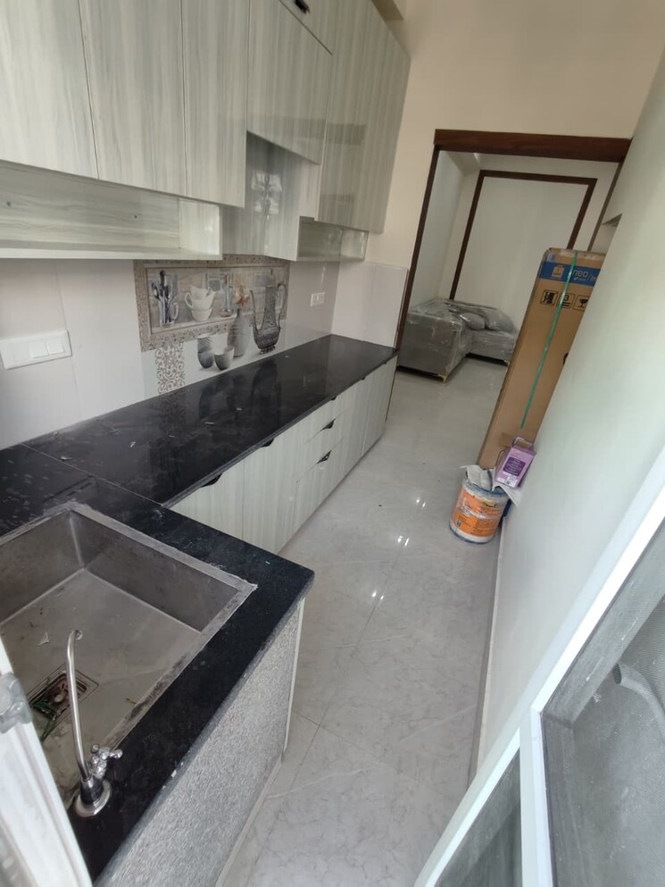 Kitchen, sector 43 2 Bedroom 215 Sq.Yd. Builder Floor In Sector 43 Gurgaon 9461975