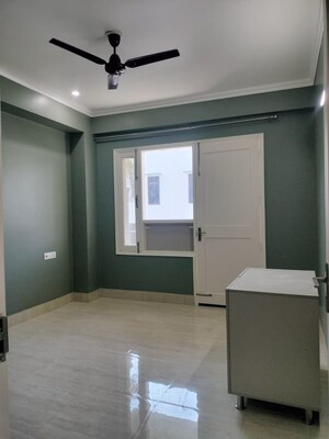 Room in 3 BHK Builder Floor at Sector 47 – for Rent