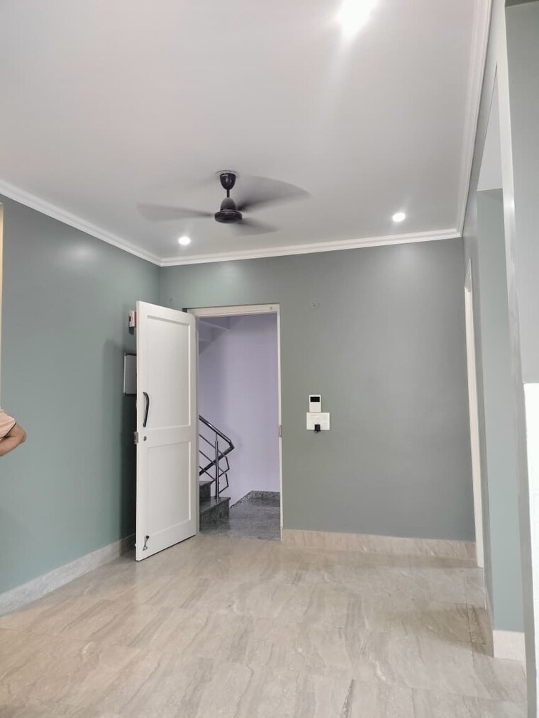 Room, sector 47 3 Bedroom 1950 Sq.Ft. Builder Floor In Sector 47 Gurgaon 9462007