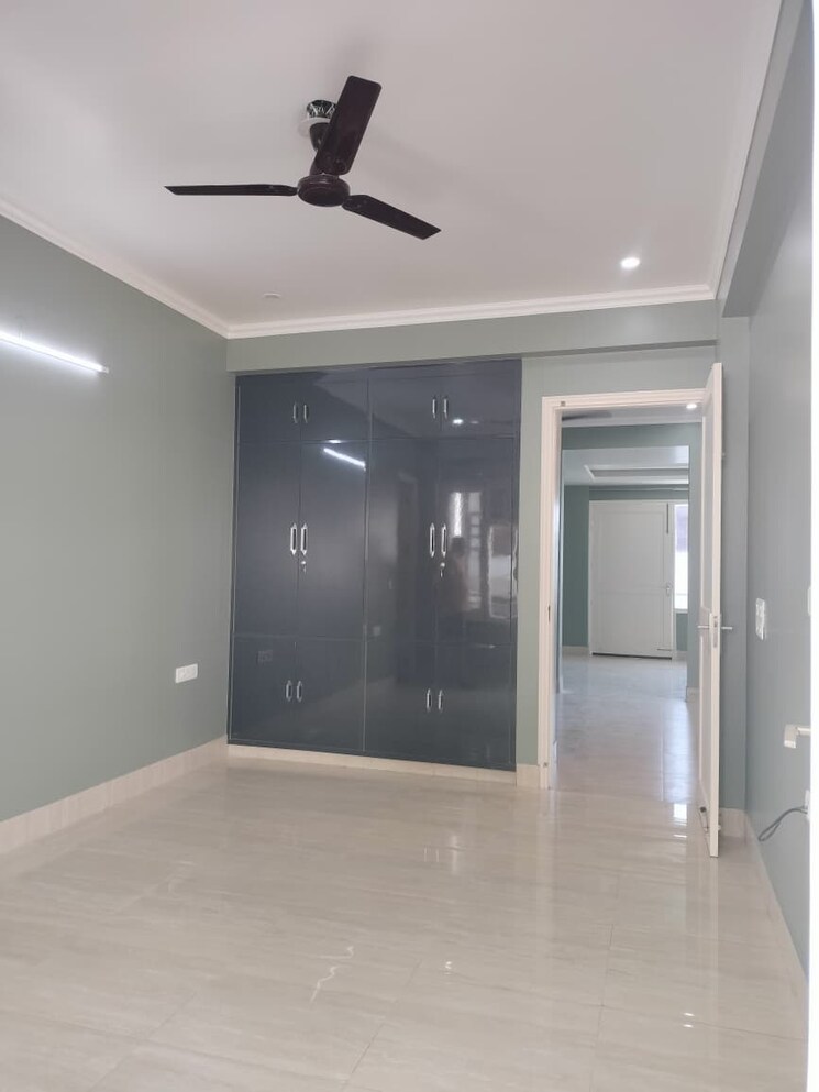 Room, sector 47 3 Bedroom 1950 Sq.Ft. Builder Floor In Sector 47 Gurgaon 9462007