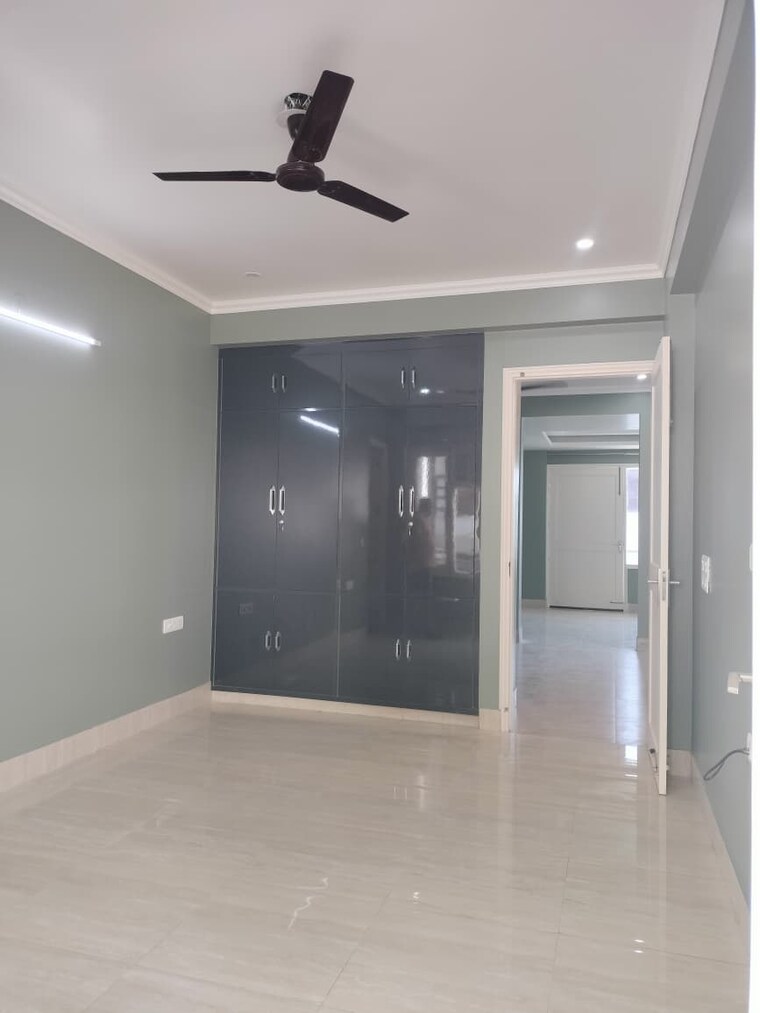 Room, sector 47 3 Bedroom 1950 Sq.Ft. Builder Floor In Sector 47 Gurgaon 9462007