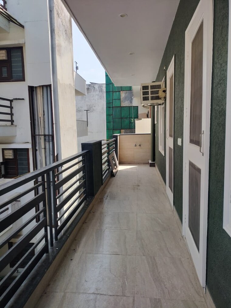 Balcony, sector 47 3 Bedroom 1950 Sq.Ft. Builder Floor In Sector 47 Gurgaon 9462007
