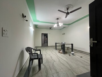 Team Area in 1.5 BHK Builder Floor at Ansal Sushant Lok I, Sector 43 – for Rent