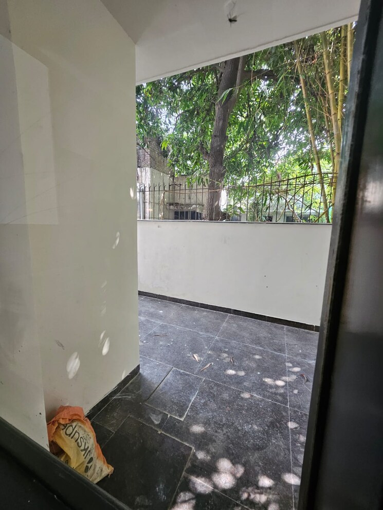 Balcony, sushant lok i 5 Bedroom 300 Sq.Yd. Independent House In Sushant Lok I Gurgaon 9461992