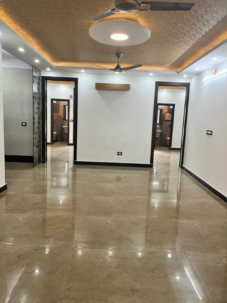 Room, sector 43 3.5 Bedroom 1950 Sq.Ft. Builder Floor In Sector 43 Gurgaon 9461972