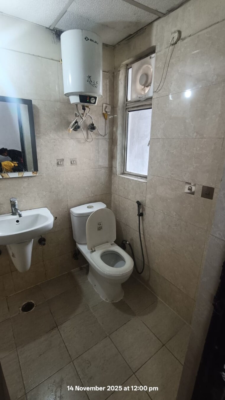 Bathroom, amrapali-princely-estate Studio 550 Sq.Ft. Apartment In Sector 76 Noida 9462034