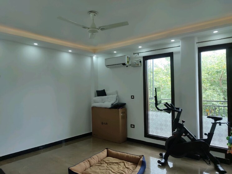 Room, sector 43 3.5 Bedroom 1950 Sq.Ft. Builder Floor In Sector 43 Gurgaon 9461972