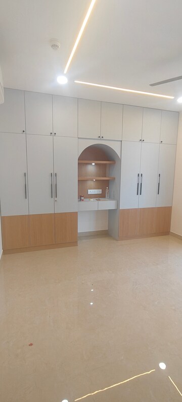 Room in 3 BHK Apartment at Aurobindo Kohinoor, Serilingampally – for Rent