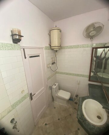 Bathroom in 3 BHK Villa at Rajnigandha Shopping Complex, Sector 15a – for Rent