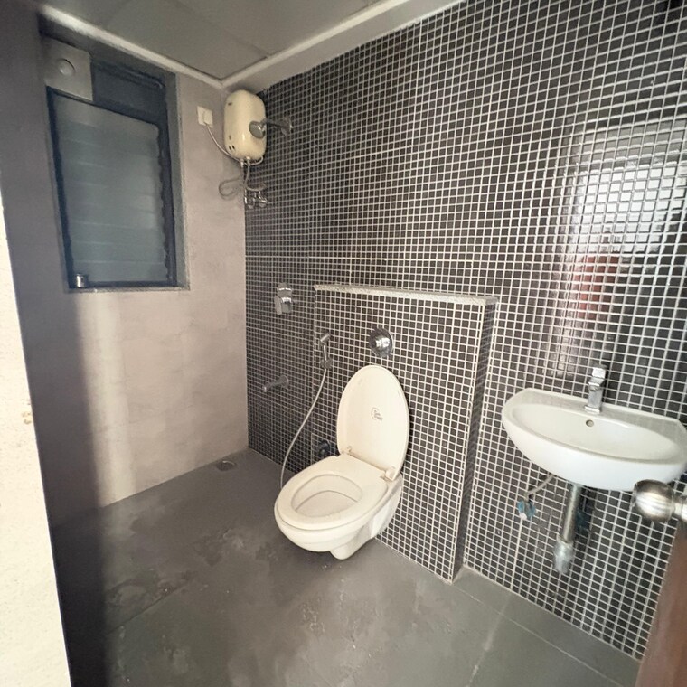 Bathroom, lodha-lakeshore-greens 2 Bedroom 738 Sq.Ft. Apartment In Hedutane Thane 9462173