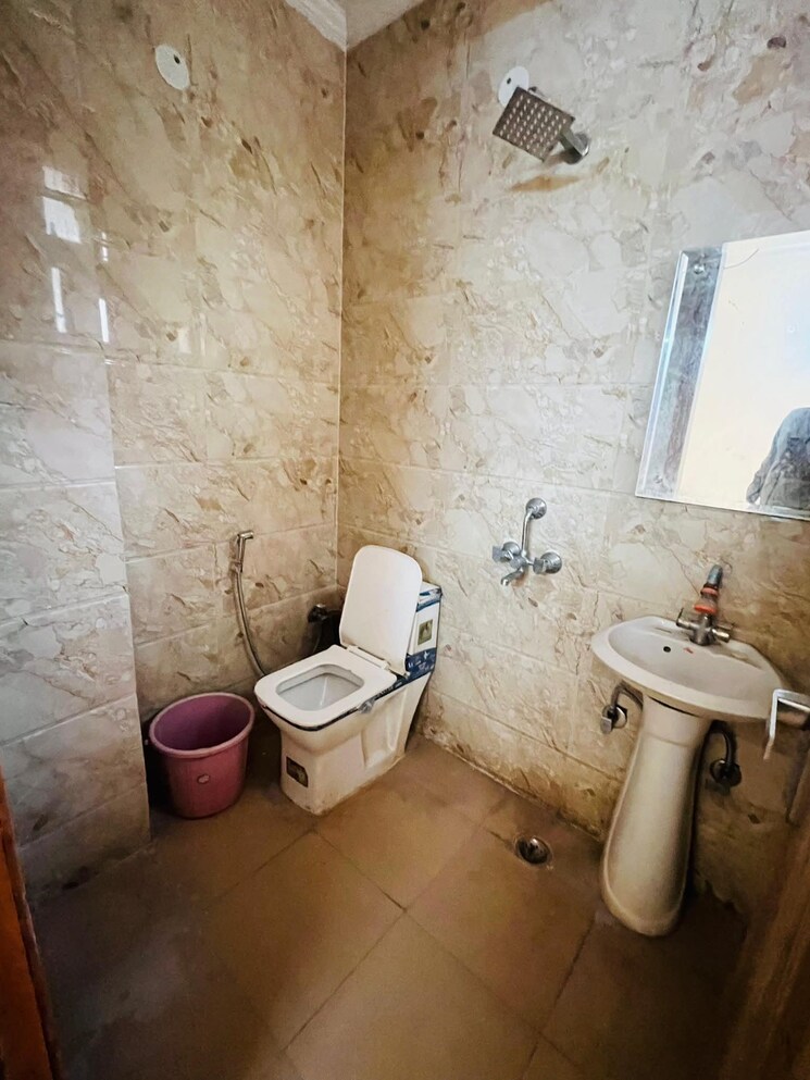 Bathroom, chattarpur 1 Bedroom 445 Sq.Ft. Builder Floor In Chattarpur Delhi 9462162