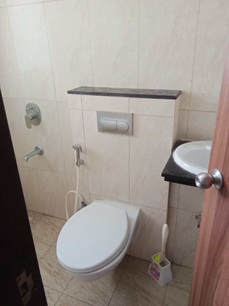 Bathroom, kolte-patil-life-republic-oro-avenue 1 Bedroom 410 Sq.Ft. Apartment In Hinjewadi Pune 9462159