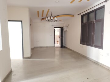 Room in 3 BHK Apartment at Jaipurias Sunrise Greens, Ahinsa Khand 1 – for Rent