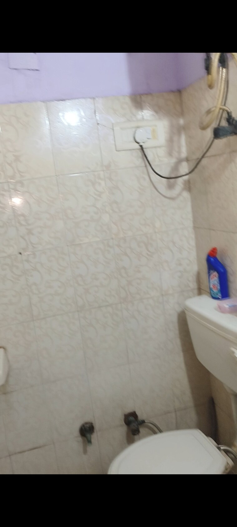 Bathroom, laxmi nagar 3 Bedroom 100 Sq.Yd. Builder Floor In Laxmi Nagar Delhi 9462221