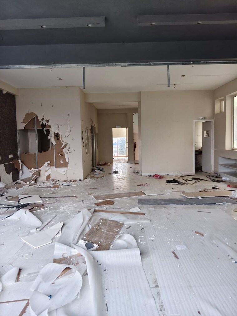 Team Area, sector 63 Commercial Warehouse 1600 Sq.Ft. In Sector 63 Noida 9462170