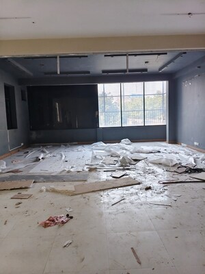  Warehouse For Rent in Sector 63