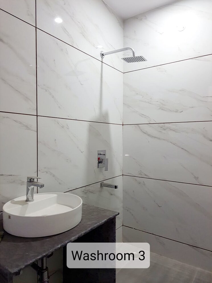 Bathroom, sector 27 3 Bedroom 263 Sq.Yd. Builder Floor In Sector 27 Gurgaon 9462175