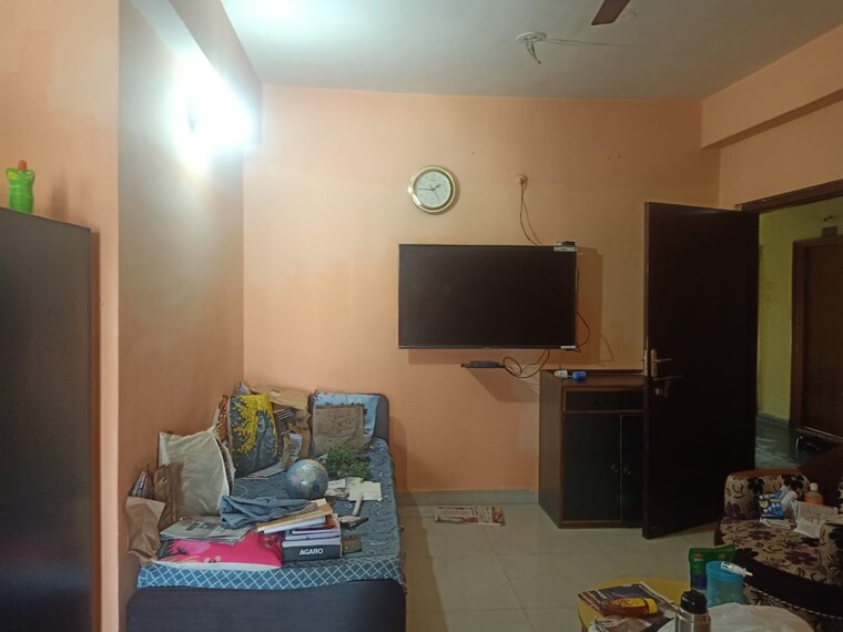 Room, gosaintola 3 Bedroom 1421 Sq.Ft. Apartment In Gosaintola Ranchi 9462154