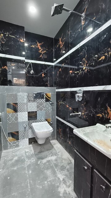 Master Bedroom in 2 BHK Builder Floor at Chattarpur – for Rent