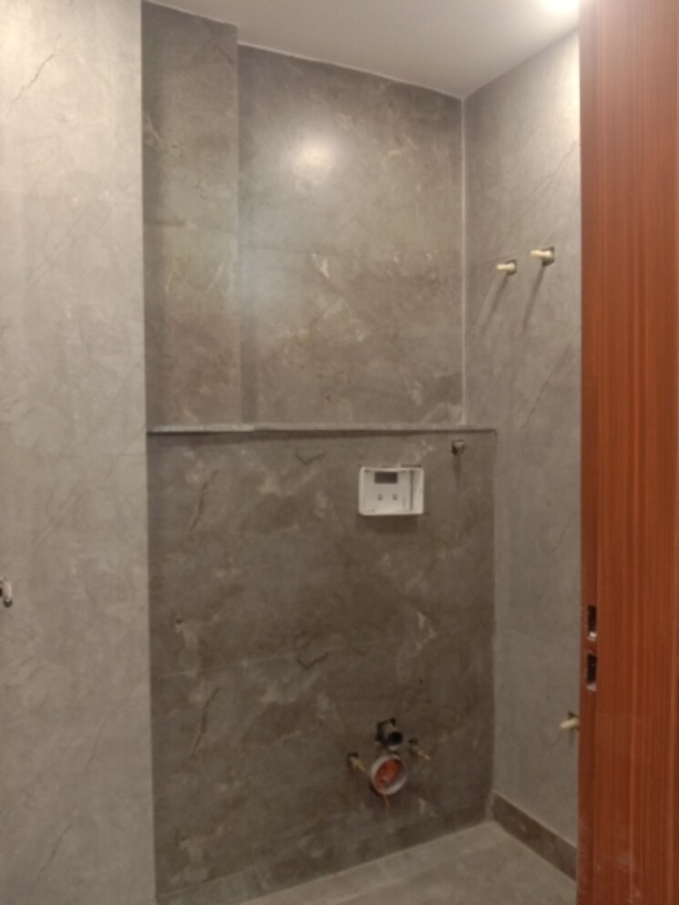 Bathroom, dwarka mor 2 Bedroom 450 Sq.Ft. Builder Floor In Dwarka Mor Delhi 9462234