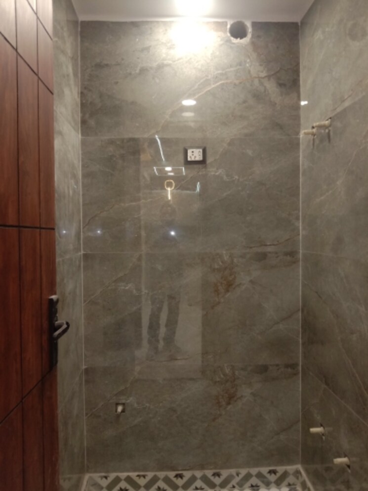 Bathroom, dwarka mor 2 Bedroom 450 Sq.Ft. Builder Floor In Dwarka Mor Delhi 9462234