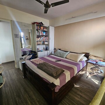 Bedroom in 2.5 BHK Apartment at Neelkanth Greens, Thane West – for Rent