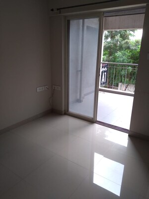 Room in 1 BHK Apartment at The Pearl Apartments, Kharadi – for Rent