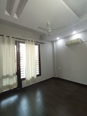 Room in 3 BHK Builder Floor at Eros Rosewood City, Sector 49 – for Rent