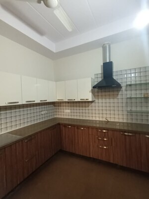 Kitchen in 3 BHK Builder Floor at Eros Rosewood City, Sector 49 – for Rent