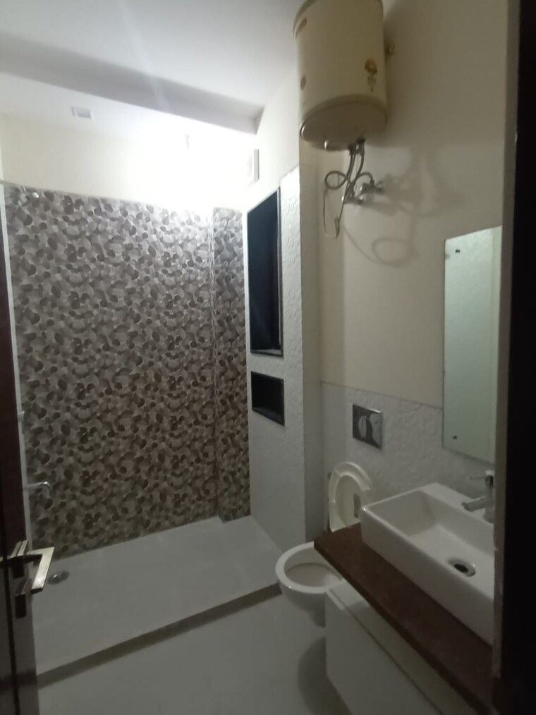 Bathroom, eros-rosewood-city 3 Bedroom 2000 Sq.Ft. Builder Floor In Sector 49 Gurgaon 9462258
