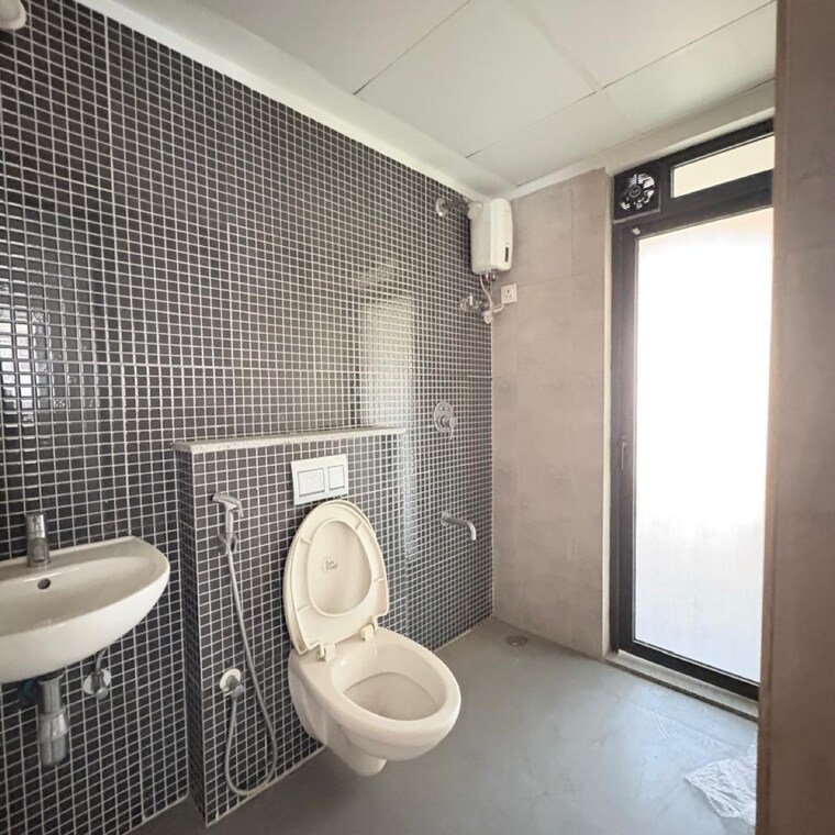 Bathroom, lodha-palava-downtown-dombivli-east 1 Bedroom 449 Sq.Ft. Apartment In Taloja Bypass Road Thane 9462259