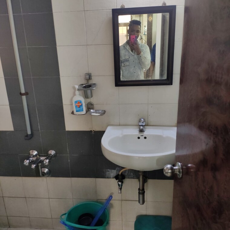 Bathroom, kanakia-spaces-sanskruti 2 Bedroom 780 Sq.Ft. Apartment In Food Corporation Of India Warehouse Mumbai 9462254