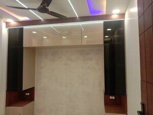 Furnished Amenities in 3 BHK Builder Floor at Dwarka Mor – for Sale