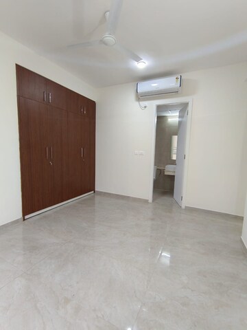 Room in 3 BHK Apartment at Tata Serein, Pokhran Road No Two – for Rent