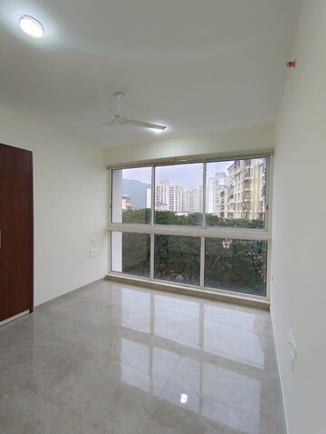 Room in 3 BHK Apartment at Tata Serein, Pokhran Road No Two – for Rent
