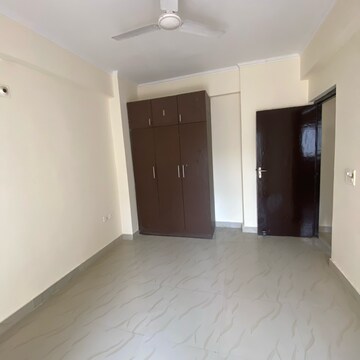 Room in 2.5 BHK Apartment at Gardenia Gateway, Sector 75 – for Rent